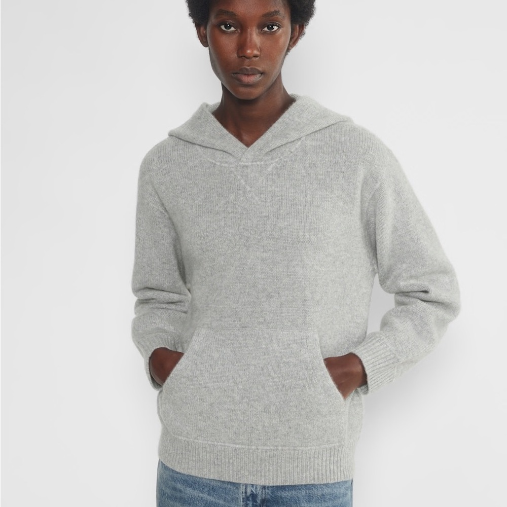 ARITZIA / TNA Size S
Bobby Wool Bland Hoodie
